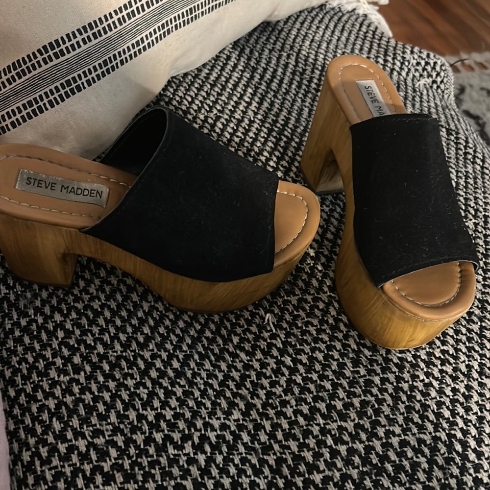 Steve Madden clogs (size 6)